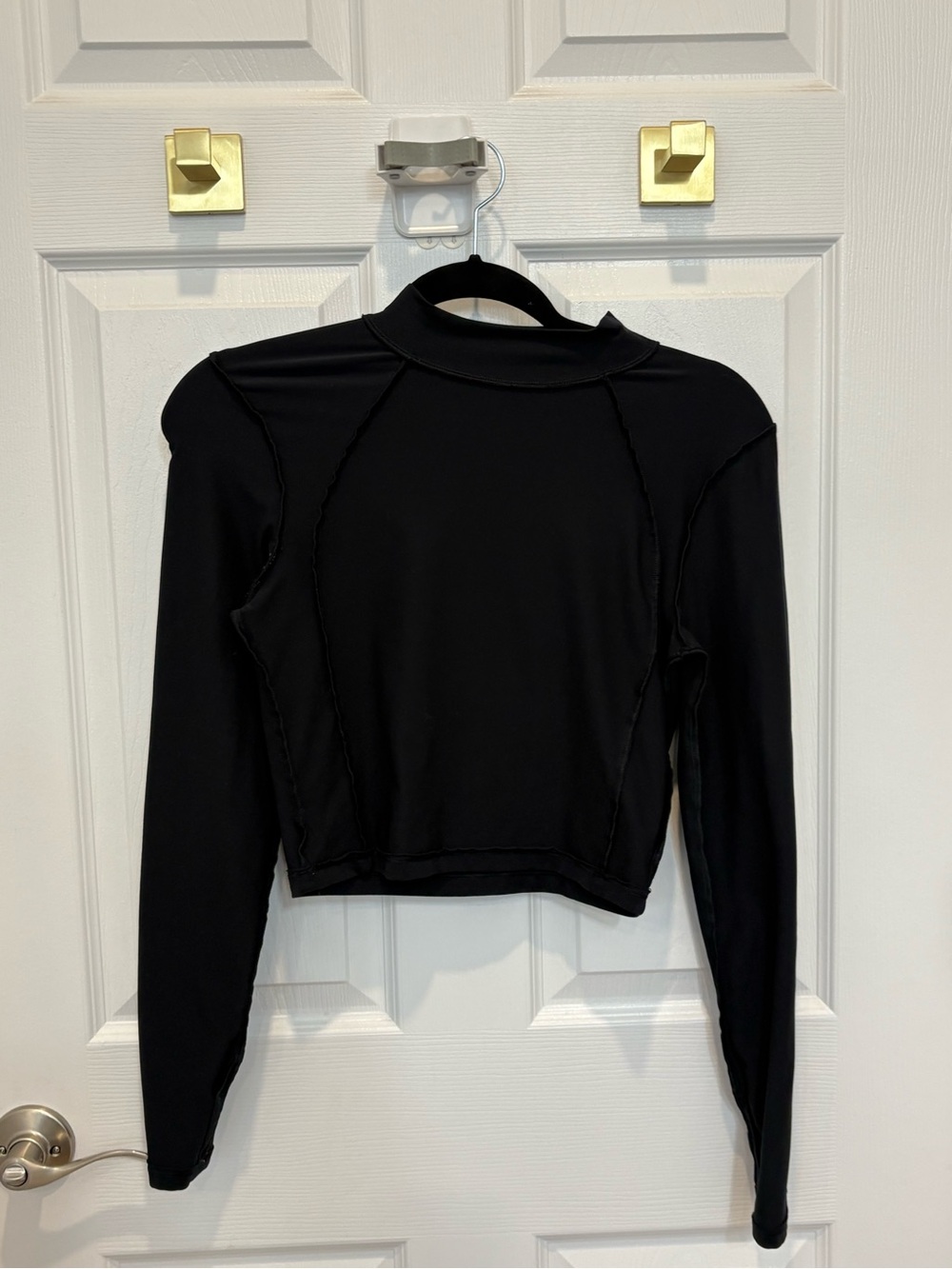Under Armour Black Long-Sleeve Cropped Performance Top #1472 - Picture 4 of 14